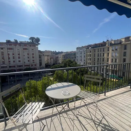 Scaliero T2 Avec Terrasse Plein Soleil アパート ニース